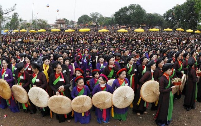 Nghiêm cấm hát quan họ ngửa nón nhận tiền ở hội Lim - Ảnh 1.