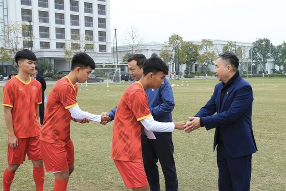 Đội tuyển U20 Việt Nam sẽ đi tập huấn tại UAE trước thềm VCK U20 châu Á 2023 - Ảnh 1.