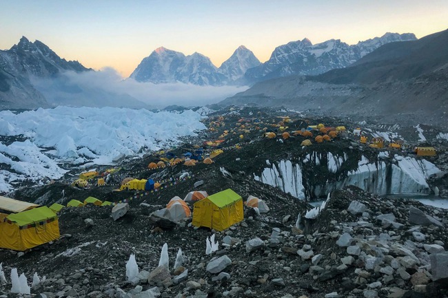 Những điều đáng sợ xảy ra với cơ thể con người tại vùng tử thần của đỉnh Everest - Ảnh 4.