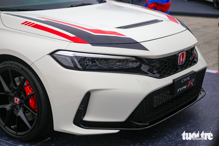 Người Việt phải mua Honda Civic Type R giá gấp 3 lần bản thường - Ảnh 8.