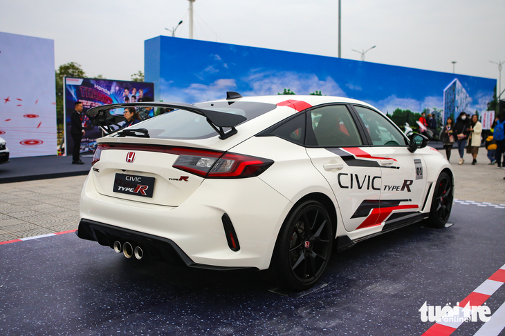 Người Việt phải mua Honda Civic Type R giá gấp 3 lần bản thường - Ảnh 6.