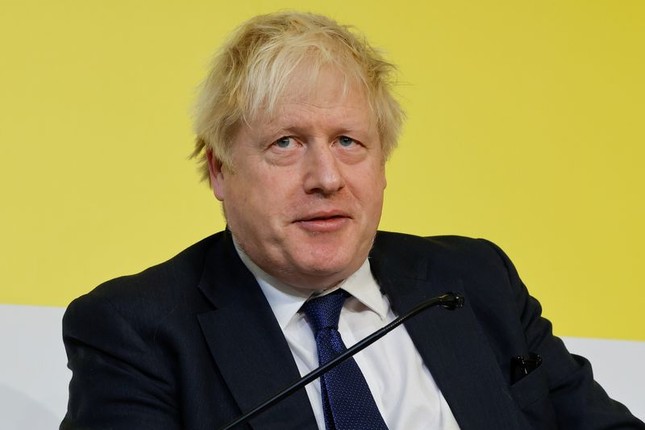 Cựu Thủ tướng Anh Johnson hé lộ cuộc nói chuyện với Tổng thống Nga Putin trước xung đột ở Ukraine - Ảnh 1.