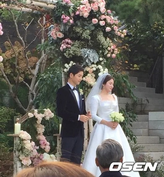  Nhìn lại nơi sang trọng bậc nhất Hàn Quốc mà Song Joong Ki từng tổ chức hôn lễ, fan háo hức đoán địa điểm tái hôn tiếp theo - Ảnh 4.