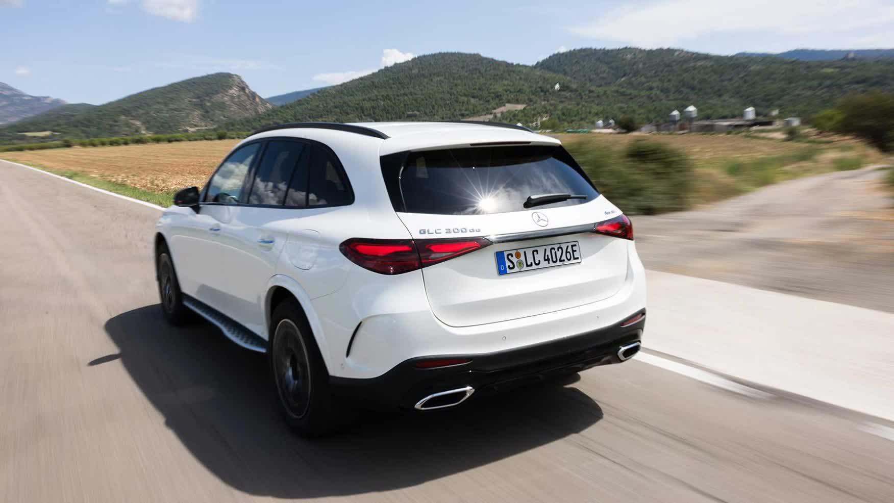 Mercedes-Benz GLC 2023 giá dự kiến tới 2,9 tỷ đồng tại Việt Nam: Đắt hơn BMW X3 nửa tỷ, nhập với số lượng ít - Ảnh 4.