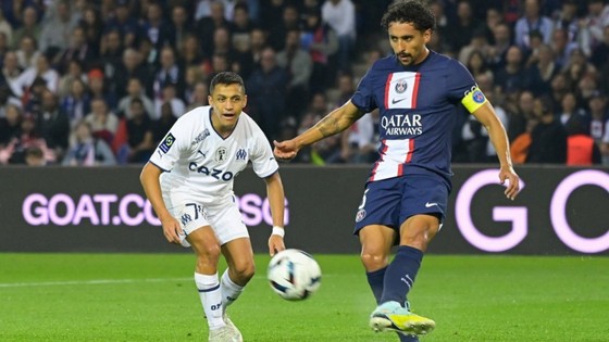 Alexis Sanchez lại thách thức PSG - Ảnh 3.