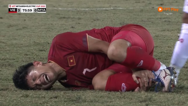 Cầu thủ Myanmar xin lỗi sau pha triệt hạ Hồng Duy - Ảnh 4.