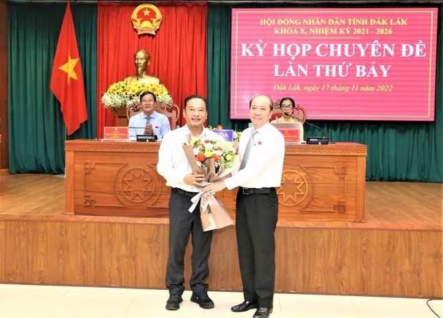 Thủ tướng phê chuẩn kết quả miễn nhiệm Phó Chủ tịch tỉnh Đắk Lắk - Ảnh 1.