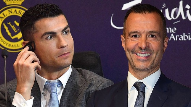 Ronaldo dứt tình với ‘siêu cò’ Mendes vì thương vụ thế kỷ - Ảnh 1.