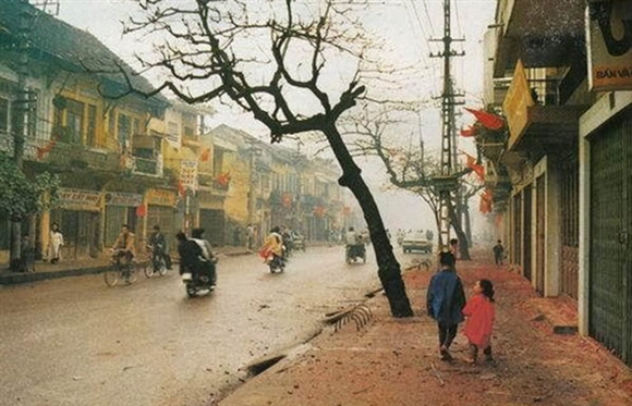 Những hồi ức đẹp của người Hà Nội về Tết những năm 90 qua lăng kính phóng viên nước ngoài - Ảnh 6.