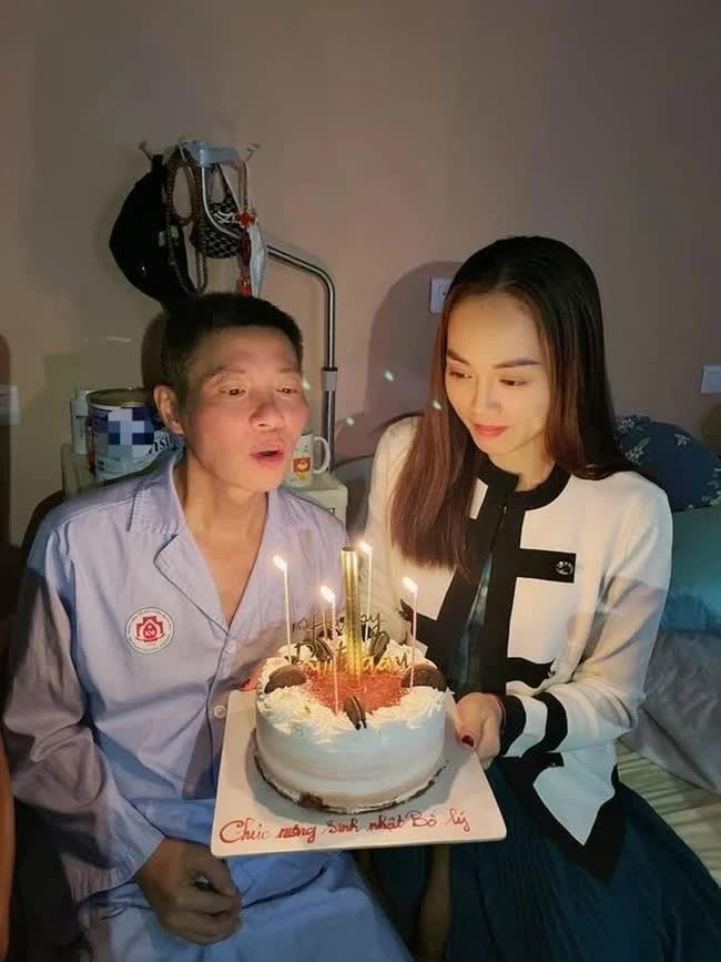 Trở lại sau bạo bệnh, Công Lý được vợ hết lòng ‘nâng khăn sửa áo’ ở hậu trường Táo Quân - Ảnh 6. Trở lại sau bạo bệnh, Công Lý được vợ hết lòng ‘nâng khăn sửa áo’ ở hậu trường Táo Quân - Ảnh 6.