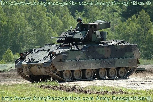 Nga tung bằng chứng Mỹ chuyển giao xe chiến đấu bộ binh M2A2 Bradley cho Ukraine - Ảnh 3.