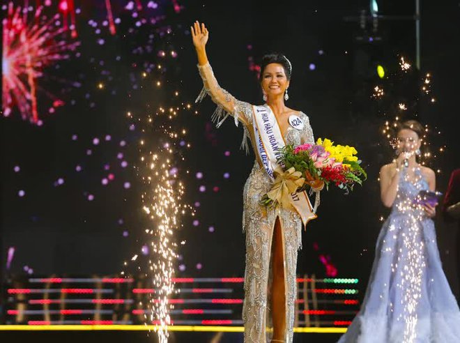 Top 3 Hoa hậu Hoàn vũ Việt Nam 2017 hiện tại: Nhan sắc thăng hạng, 1 người đẹp chuẩn bị lên chức mẹ bỉm  - Ảnh 1.