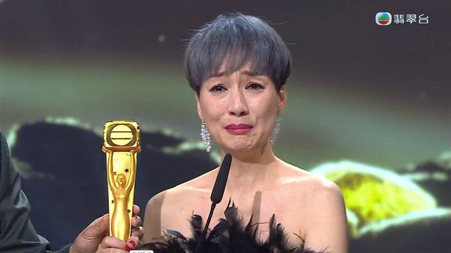  Sốc với kết quả giải thưởng TVB 2022: Tra nam bỏ vợ lên ngôi vương, loạt sao hạng A trở lại kéo rating - Ảnh 2.