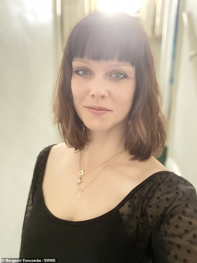 Tỉnh dậy nhìn ra ngoài, người phụ nữ phát hoảng với cảnh tượng trước mắt, buộc phải sơ tán - Ảnh 2. Tỉnh dậy nhìn ra ngoài, người phụ nữ phát hoảng với cảnh tượng trước mắt, buộc phải sơ tán - Ảnh 2.