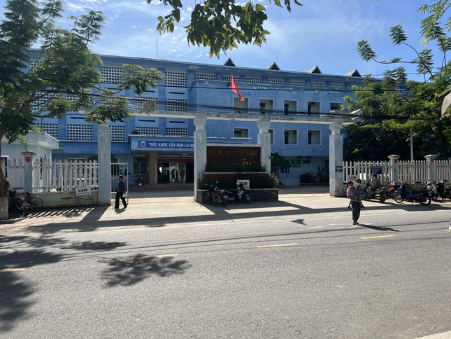 Hơn 120 y, bác sĩ Bệnh viện Đặng Thuỳ Trâm không được hưởng hỗ trợ phụ cấp nghề