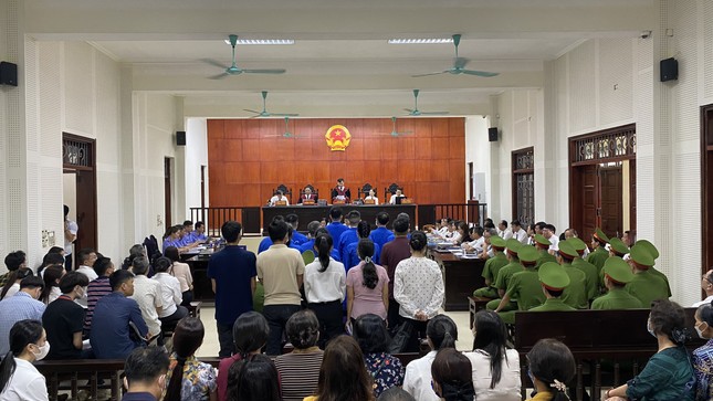 Cựu Giám đốc Sở GD&ĐT Quảng Ninh muốn bán tài sản để nộp lại 14 tỷ nhận hối lộ - Ảnh 3. Cựu Giám đốc Sở GD&ĐT Quảng Ninh muốn bán tài sản để nộp lại 14 tỷ nhận hối lộ - Ảnh 3.