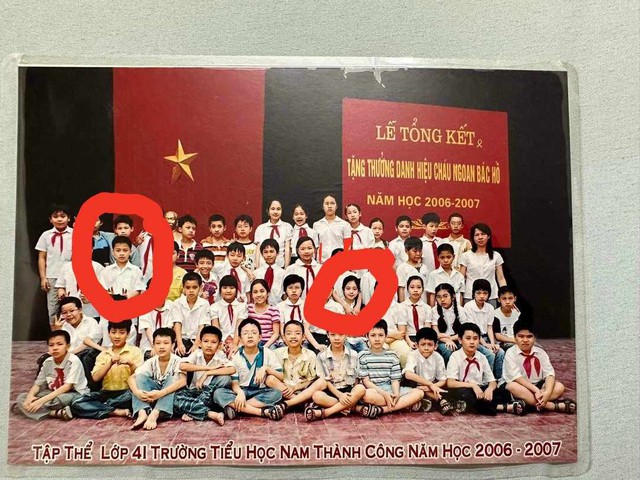 Chuyện tình của cô dâu siêu ngầu và anh lớp trưởng cùng bàn, đám cưới phải chất mới chịu - Ảnh 2. Chuyện tình của cô dâu siêu ngầu và anh lớp trưởng cùng bàn, đám cưới phải chất mới chịu - Ảnh 2.