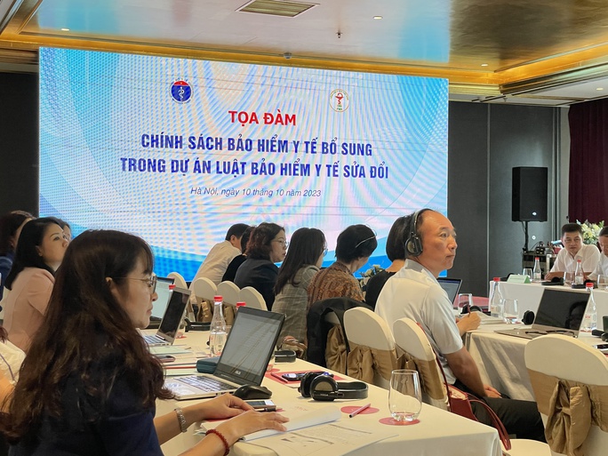 Đề xuất giảm chi “tiền túi” cho người bệnh từ gói BHYT bổ sung - Ảnh 1.