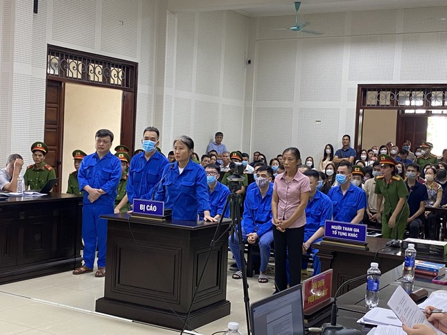 Cựu Giám đốc Sở GD&ĐT Quảng Ninh muốn bán tài sản để nộp lại 14 tỷ nhận hối lộ - Ảnh 2. Cựu Giám đốc Sở GD&ĐT Quảng Ninh muốn bán tài sản để nộp lại 14 tỷ nhận hối lộ - Ảnh 2.