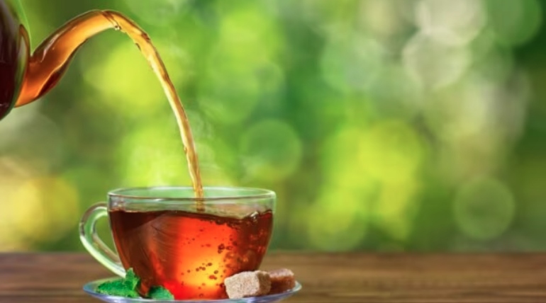 Tác dụng phụ của việc uống trà đen quá nhiều - Ảnh 1. Tác dụng phụ của việc uống trà đen quá nhiều - Ảnh 1.
