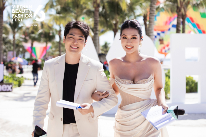 Thiên Ân vướng tranh cãi khi làm MC tại Miss Grand 2023: Lộ khuyết điểm body trên sóng, khả năng tiếng Anh thì sao? - Ảnh 3.