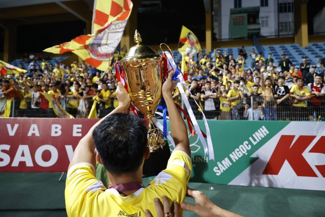 Với Đông Á Thanh Hóa, đây mới là chiếc Siêu cúp đầu tiên - Ảnh 1. Với Đông Á Thanh Hóa, đây mới là chiếc Siêu cúp đầu tiên - Ảnh 1.