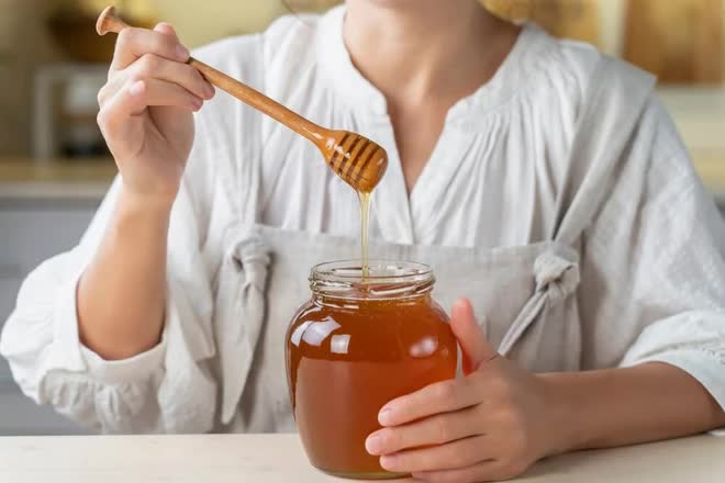 Bác sĩ Nhật giảm 25kg nhờ ăn mật ong vào một thời điểm vàng trong ngày, tiết lộ 4 bí quyết giảm cân thành công - Ảnh 2.