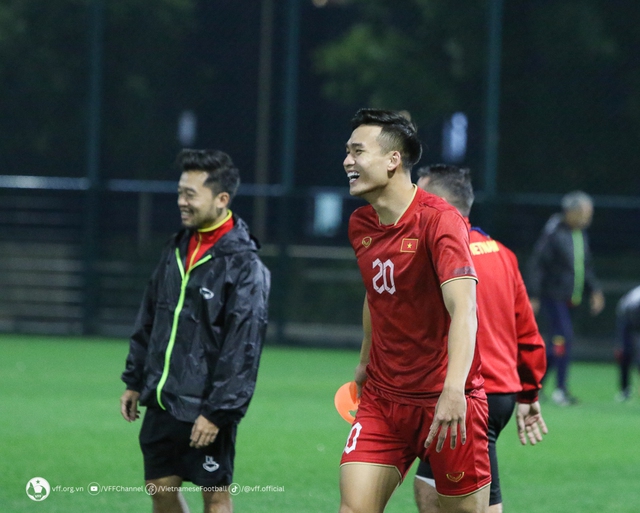Đội hình đội tuyển Việt Nam vs Uzbekistan: HLV Troussier trao cơ hội đặc biệt cho Tiến Linh? - Ảnh 2.