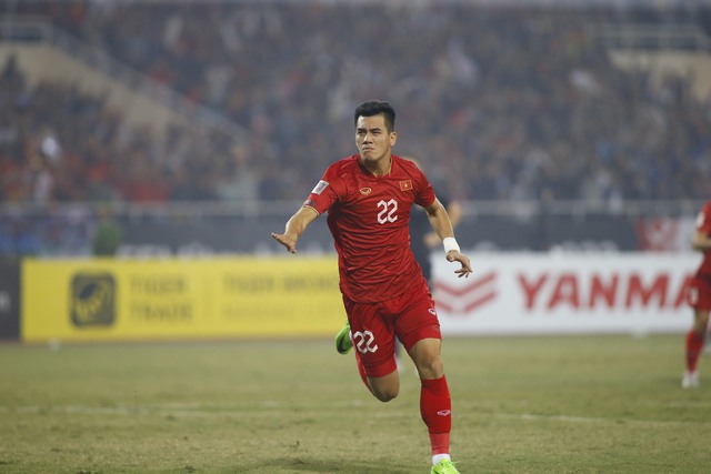 Đội hình đội tuyển Việt Nam vs Uzbekistan: HLV Troussier trao cơ hội đặc biệt cho Tiến Linh? - Ảnh 1.