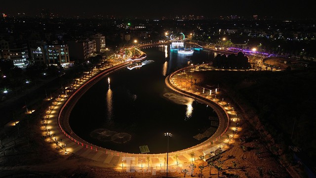Diện mạo 2 công viên trăm tỷ hiện đại bậc nhất ở quận Long Biên vừa mở cửa - Ảnh 2.