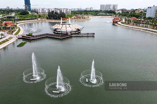 Diện mạo 2 công viên trăm tỷ hiện đại bậc nhất ở quận Long Biên vừa mở cửa - Ảnh 1.
