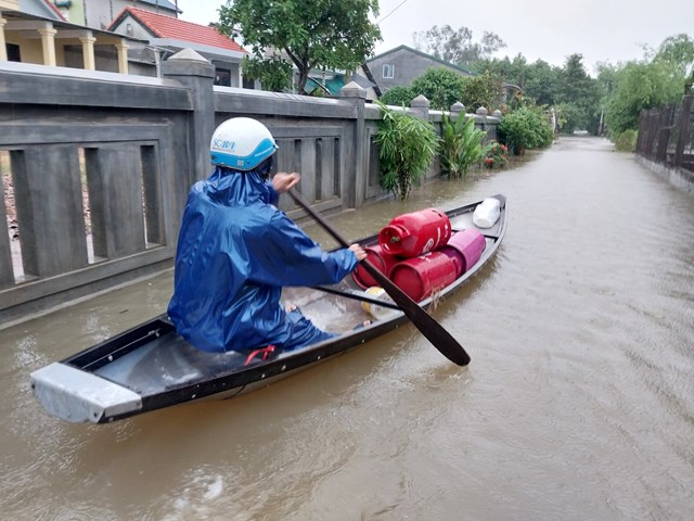 Ngày 14/10, từ Quảng Bình đến Quảng Ngãi có mưa rất lớn - Ảnh 1.