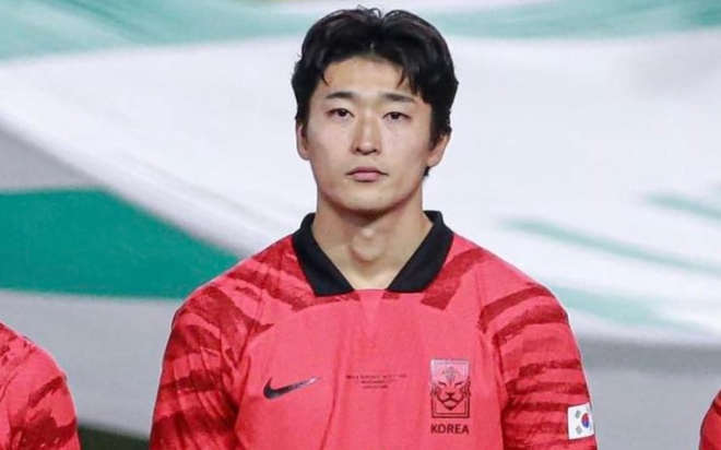  Từng gây sốt toàn World Cup 2022 vì quá đẹp trai, nam thần tuyển Hàn Quốc giờ ra sao?  - Ảnh 2.