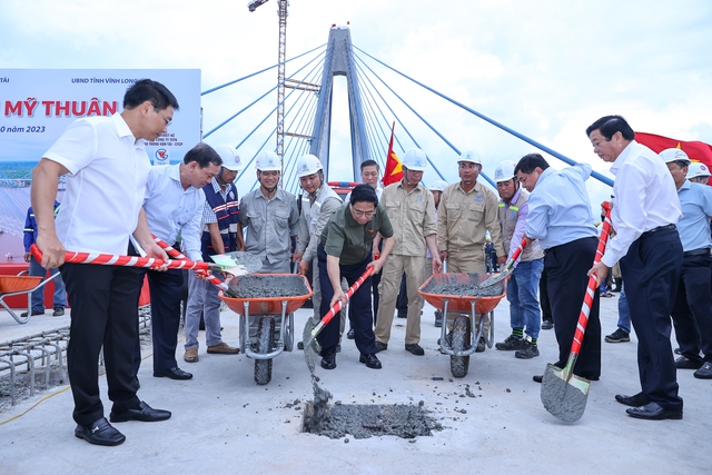 Cây cầu 5 lần Thủ tướng đến thị sát: Tự hào thương hiệu Việt Nam tự chủ hoàn toàn, vượt tiến độ 3 tháng - Ảnh 2.