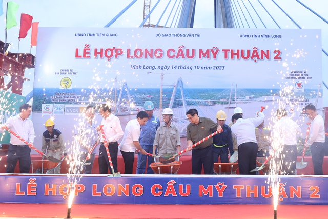Cây cầu 5 lần Thủ tướng đến thị sát: Tự hào thương hiệu Việt Nam tự chủ hoàn toàn, vượt tiến độ 3 tháng - Ảnh 1.
