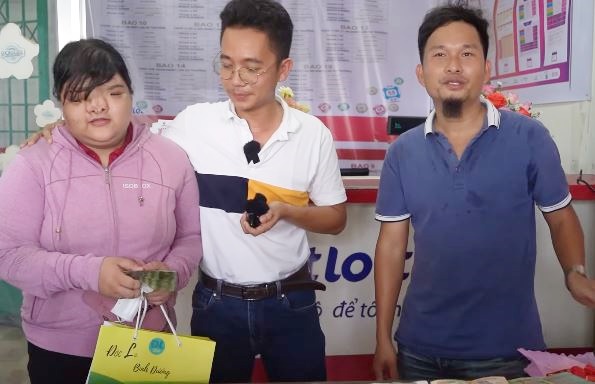 Trúng Vietlott 5 tỷ, chàng trai rút ngay 1,3 tỷ tặng bạn bè, đại lý vé số tiết lộ tính cách thật - Ảnh 5.