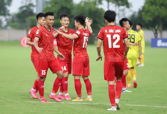 Ai đủ sức cạnh tranh với Đà Nẵng cho tấm vé thăng hạng V-League? - Ảnh 2.