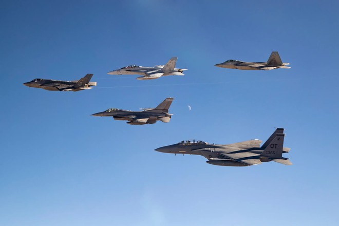 F-15, F-16 Israel sẽ phải ném đá ao bèo nếu F-35 không neo đậu trên bầu trời Gaza? - Ảnh 6.