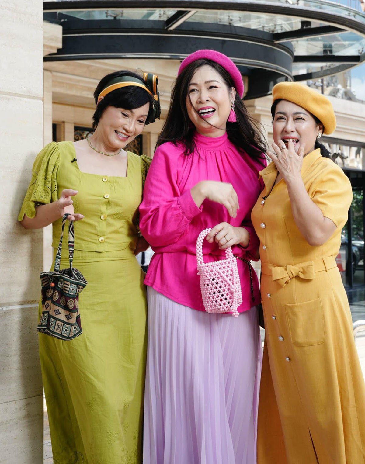 Sao Việt 19/10: Thanh Hằng ôm chồng, vợ Công Lý  than già hơn Noo Phước Thịnh - Ảnh 5.