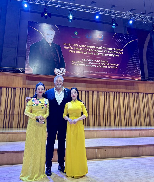 Huyền thoại sống của nhạc kịch thế giới Philip Quast giao lưu với sinh viên Học viện Âm nhạc Quốc gia Việt Nam - Ảnh 3.