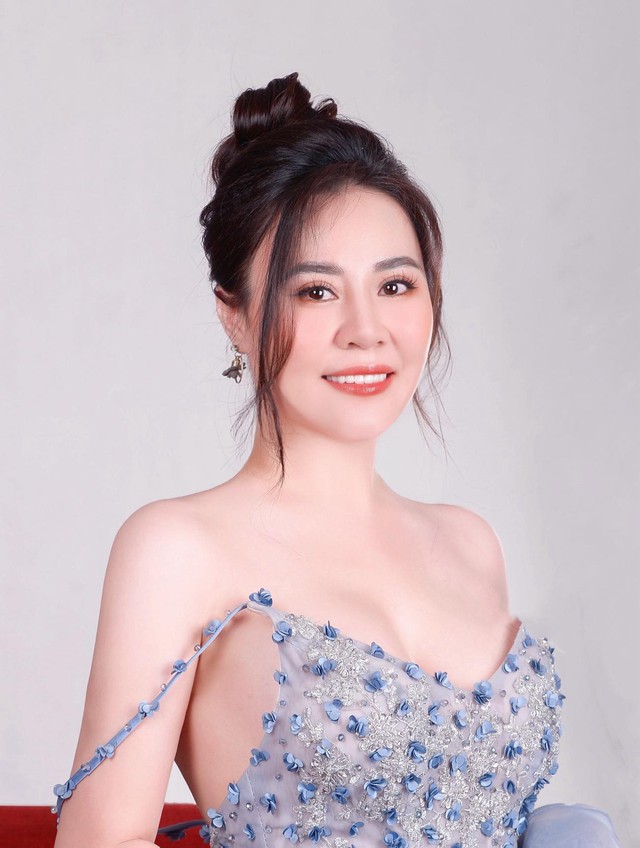 Hoa hậu Phan Kim Oanh: “Con đường tôi đi là hoa hồng có gai” - Ảnh 2.