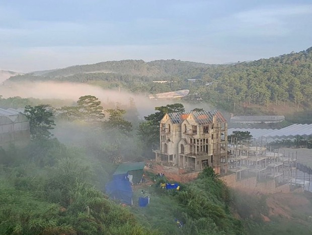 Lệ Quyên rủ dàn “chị đẹp” Đạp Gió lên Đà Lạt chơi, tranh thủ thăm biệt thự nghỉ dưỡng đang xây - Ảnh 6.