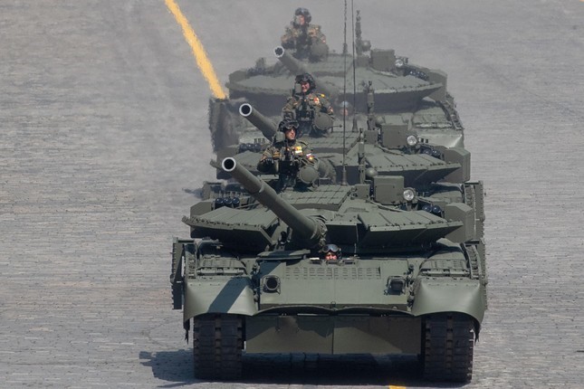 Lính Ukraine gọi điện cho hãng sản xuất xe tăng Nga để phàn nàn về xe tăng chiếm được - Ảnh 1.