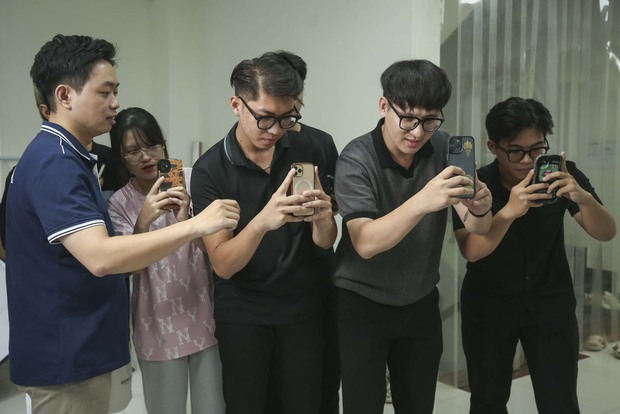 Suýt bị chia tay vì chụp ảnh người yêu quá xấu, nhiều bạn trẻ ở Hà Nội chi tiền triệu đi học chụp hình bằng điện thoại - Ảnh 10.