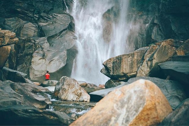 Phát hiện thác nước được mệnh danh là “đệ nhất thác” Tây Bắc, đường đi hiểm trở, cách Hà Nội hơn 100km - Ảnh 4.