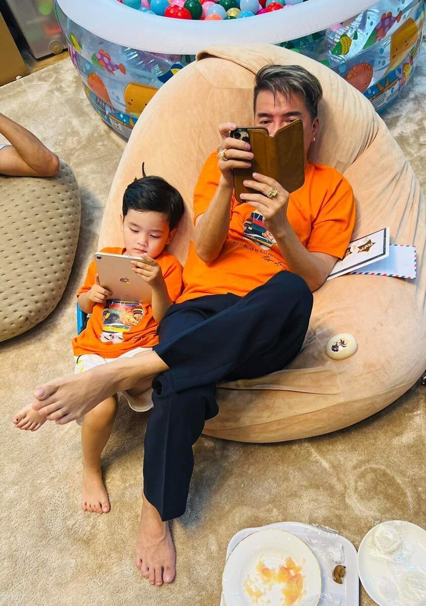 Sao Việt 21/10: Mr. Đàm hãnh diện khoe con trai giống mình như đúc - Ảnh 2.