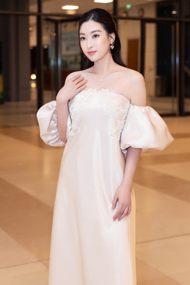 Dàn sao hội tụ, bất ngờ với sắc vóc vợ chủ tịch CLB Hà Nội Mỹ Linh sau khi giảm 10kg - Ảnh 6.