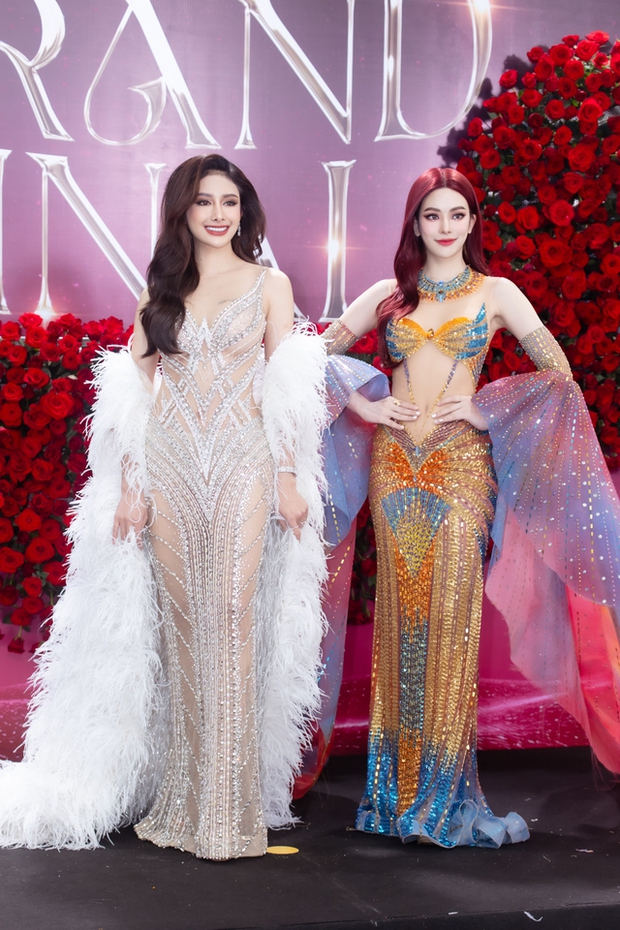 Thảm đỏ Chung kết Miss Grand International: Thùy Tiên chiếm spotlight, mỹ nhân Việt đọ sắc cùng dàn hậu quốc tế - Ảnh 11.