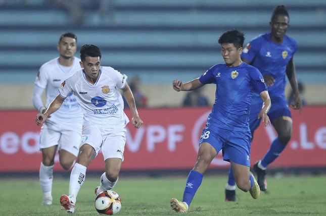 V-League giàu màu sắc với VAR - Ảnh 1.