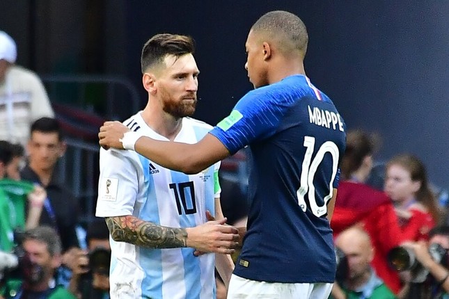 Bỏ ngỏ khả năng Messi dự Olympic Paris, đối đầu Mbappe - Ảnh 1.